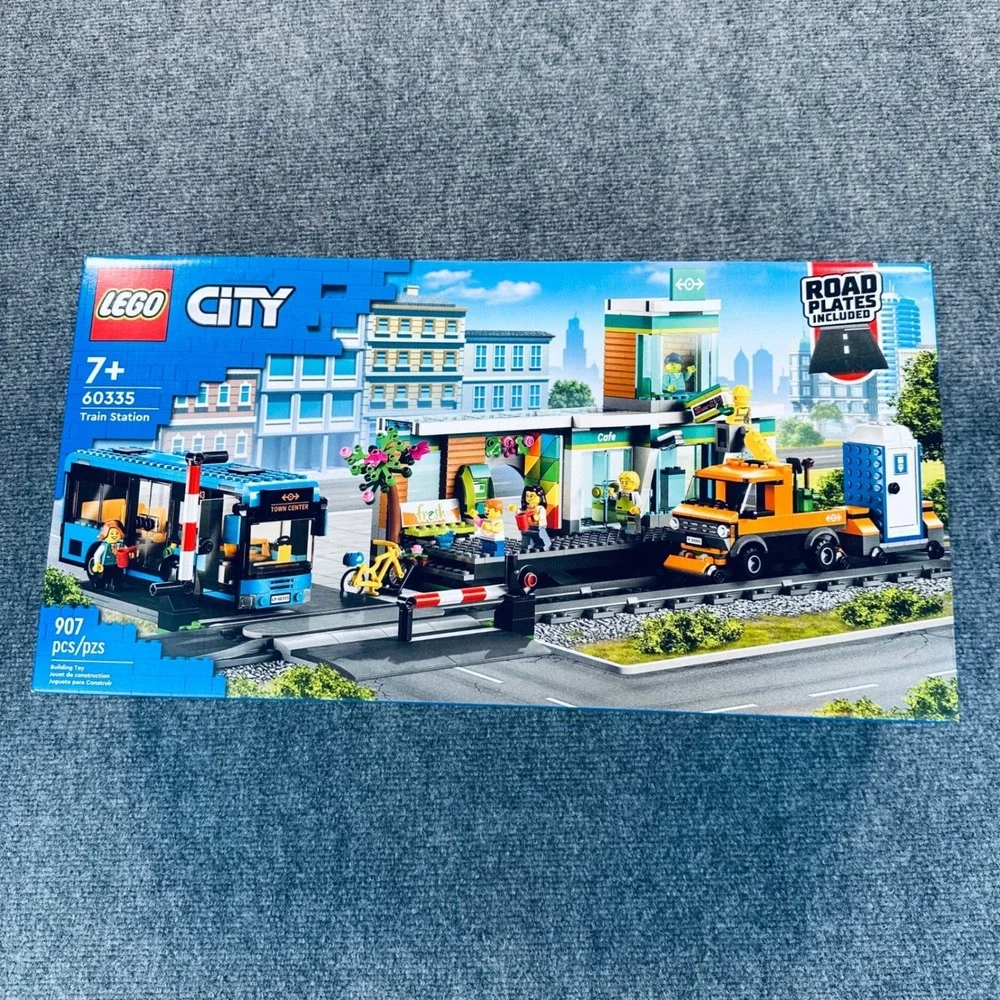 LEGO City Train Station Building Set 60335 Bus and Rail Truck 907 PCS Display